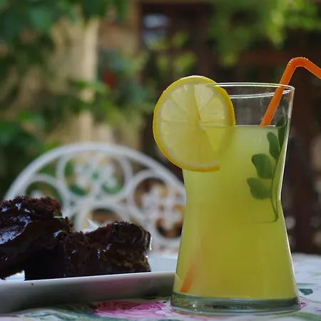 Firuze Alacati Hotel & Meyhane Frühstückspension 3*