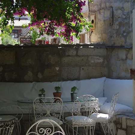 Firuze Alacati Hotel & Meyhane