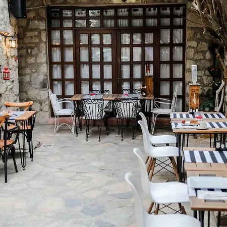 Firuze Alacati Hotel & Meyhane